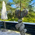Сasa de vacaciones Minimalist Summer House Near In