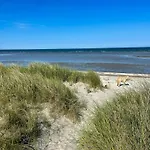 Minimalist Summer House Near In Сasa de vacaciones Ålbæk