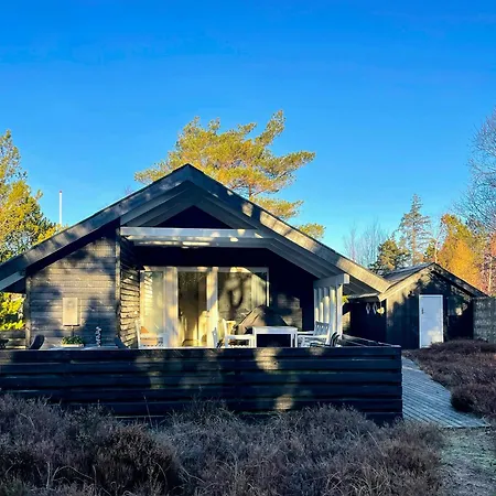 Minimalist Summer House Near In