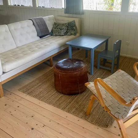 Сasa de vacaciones Minimalist Summer House Near In *