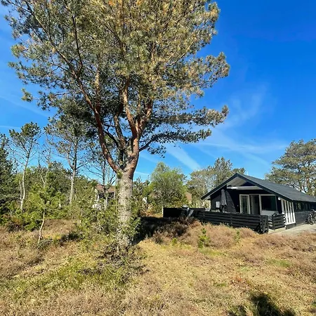 Minimalist Summer House Near In