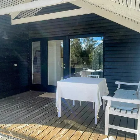 Сasa de vacaciones Minimalist Summer House Near In *