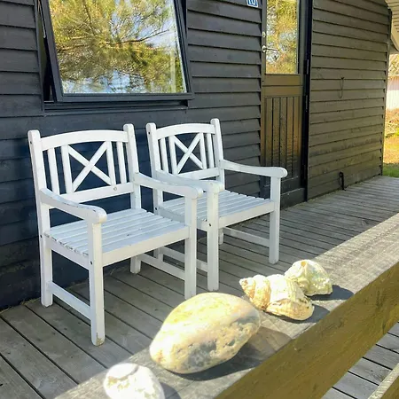 Сasa de vacaciones Minimalist Summer House Near In